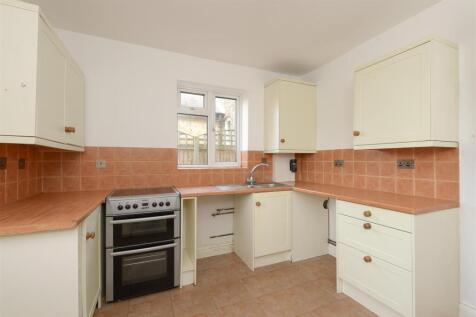 Kitchen (2).jpg
