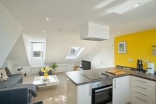 F4 113 High Lounge-Kitchen.jpg