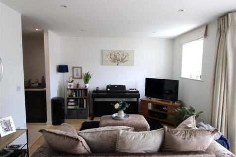 lounge 3.JPG