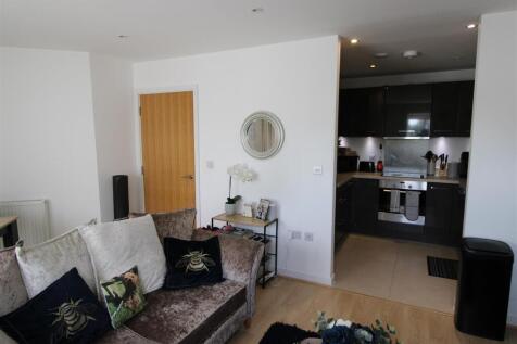 lounge - kitchen.JPG