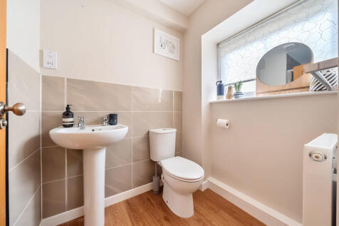 Second Bedroom En...