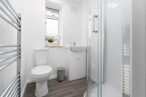 96 Peckover Road - Norwich-shower-2.jpg