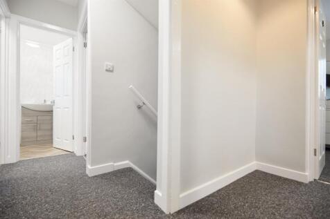 2 Barnesdale Road 14.jpg