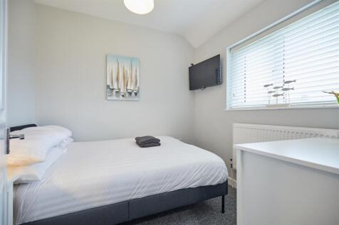 2 Barnesdale Road 24.jpg