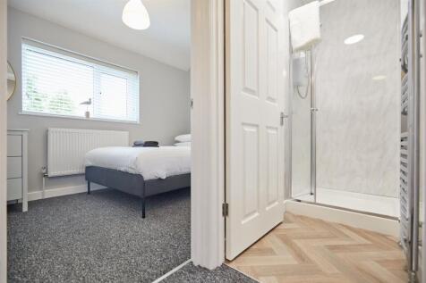 2 Barnesdale Road 27.jpg