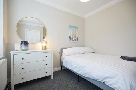 2 Barnesdale Road.jpg