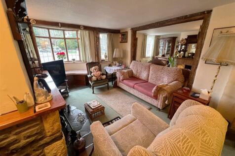 Living Room.JPG