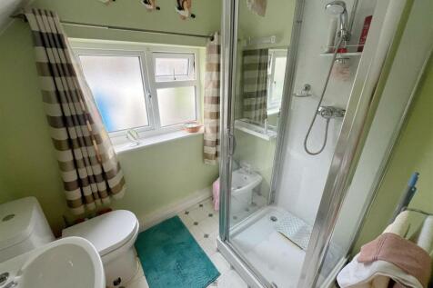 Master En Suite.JPG