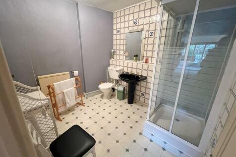 Jack &amp; Jill Bathroom.JPG
