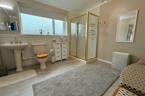 Master En-Suite