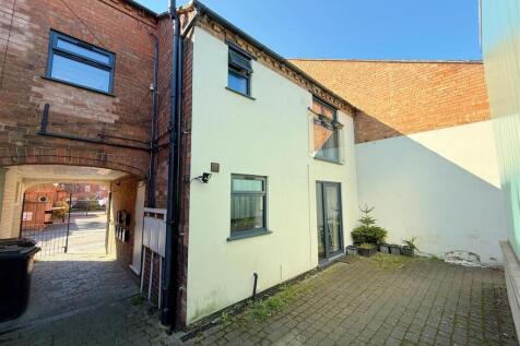 Rear Elevation / Access