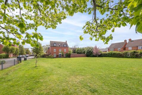 22 St Peters Way-3.jpg