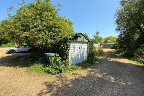 Garage &amp; Parking