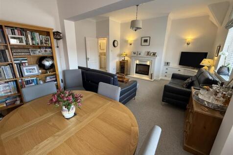 Dining / Living Room