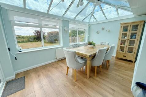 Conservatory / Dining Area