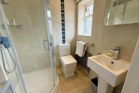 En Suite (Bedroom Two)