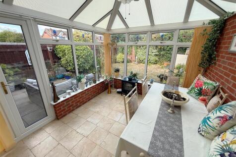 Conservatory / Dining Room