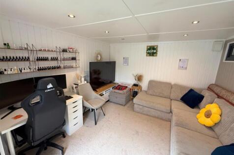 Cabin / Office