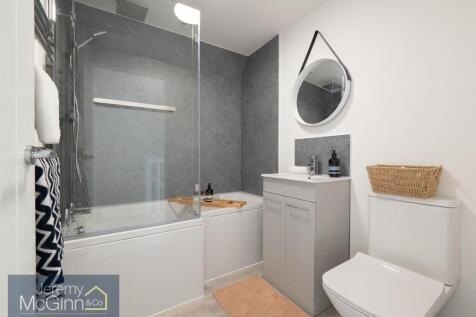 Mill Cottages Bathroom.jpg