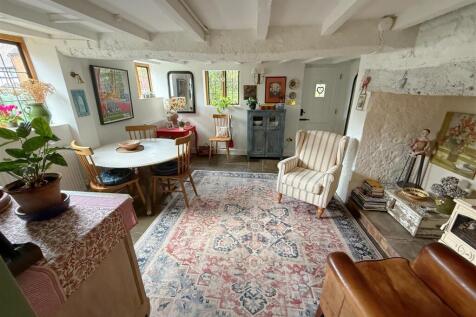 Sitting/Dining Room