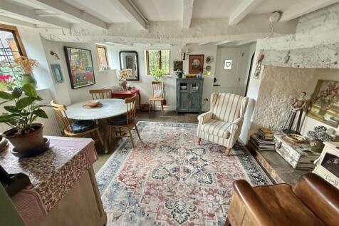 Sitting/Dining Room