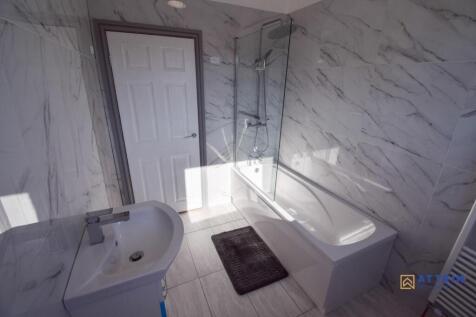 Bathroom 1 Alt.jpg