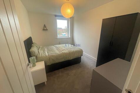 Bedroom 1 flip.jpg