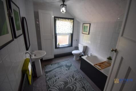 Bathroom.jpg
