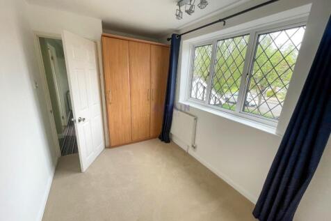 Bedroom 1.jpg