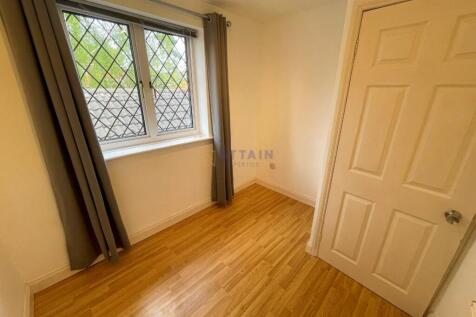 Bedroom 4.jpg