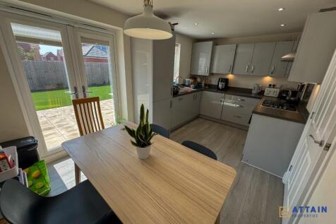 Kitchen Far.jpg
