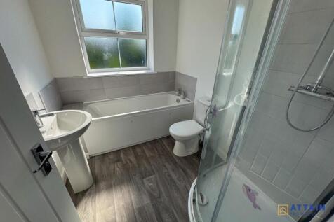 Bathroom 1.jpg
