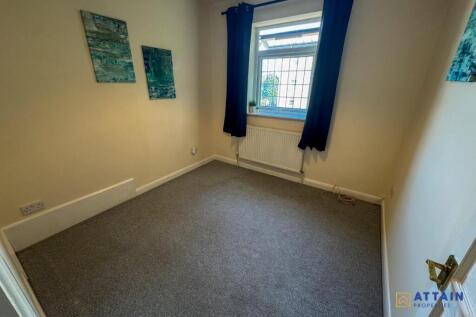 Bedroom 1.jpg