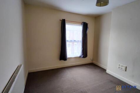 Bedroom 1.jpg