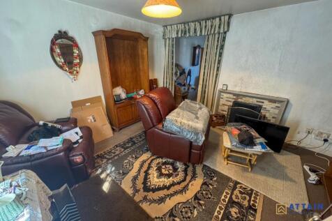 Living Room.jpg