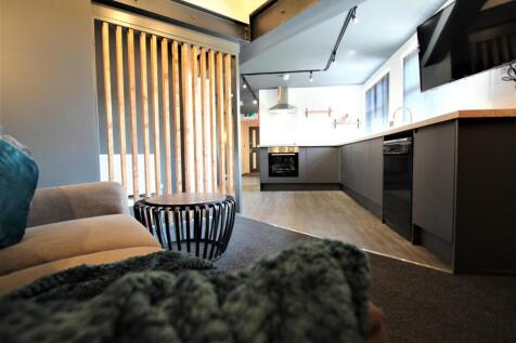 flat 2 kitchen6.JPG
