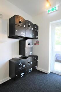 flat 3 lobby.JPG