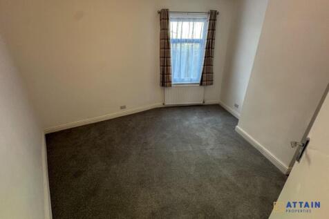 Bedroom 1.jpg