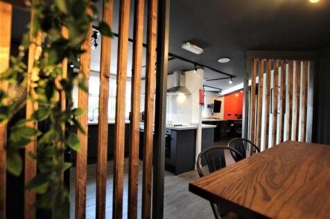 flat 2 kitchen 9.JPG
