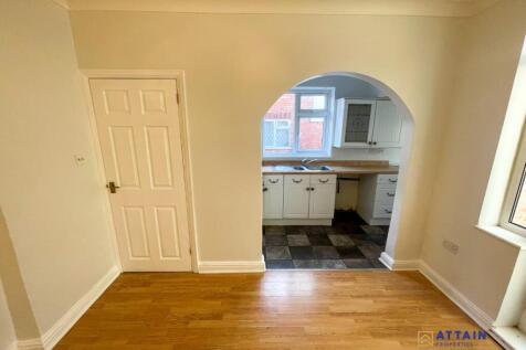 Dining Room to Kitchen.jpg