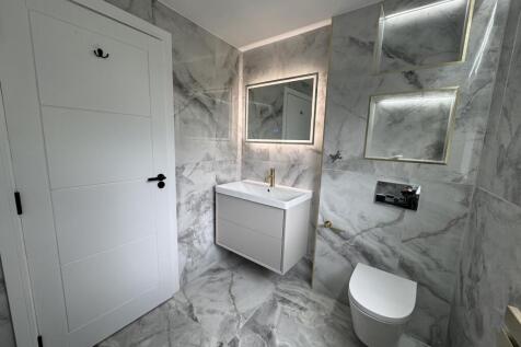 En-suite Bathroom