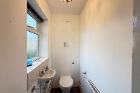 Cloakroom/wc