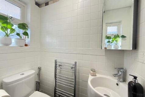 Cloakroom/wc