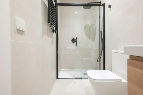 Bathroom Flat A