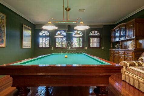 Billiard room