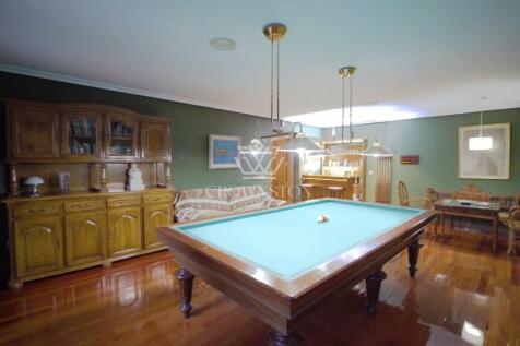 Billiard room