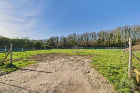 5 bedroom Land for sale