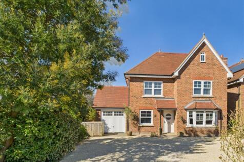 5 bedroom Detached for sale