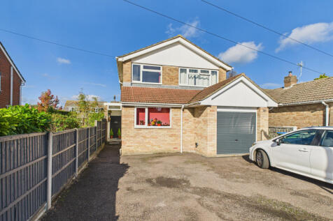 4 bed detached house for sale
