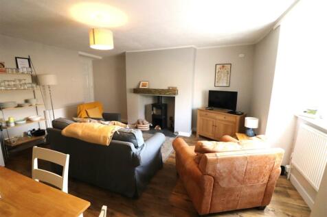 LOUNGE/KITCHEN